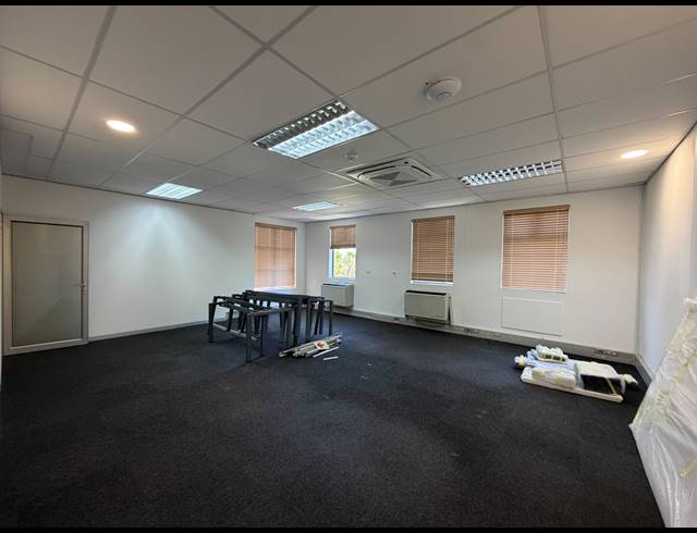 683.60M² BUILDING TO LET IN TYGER VALLEY